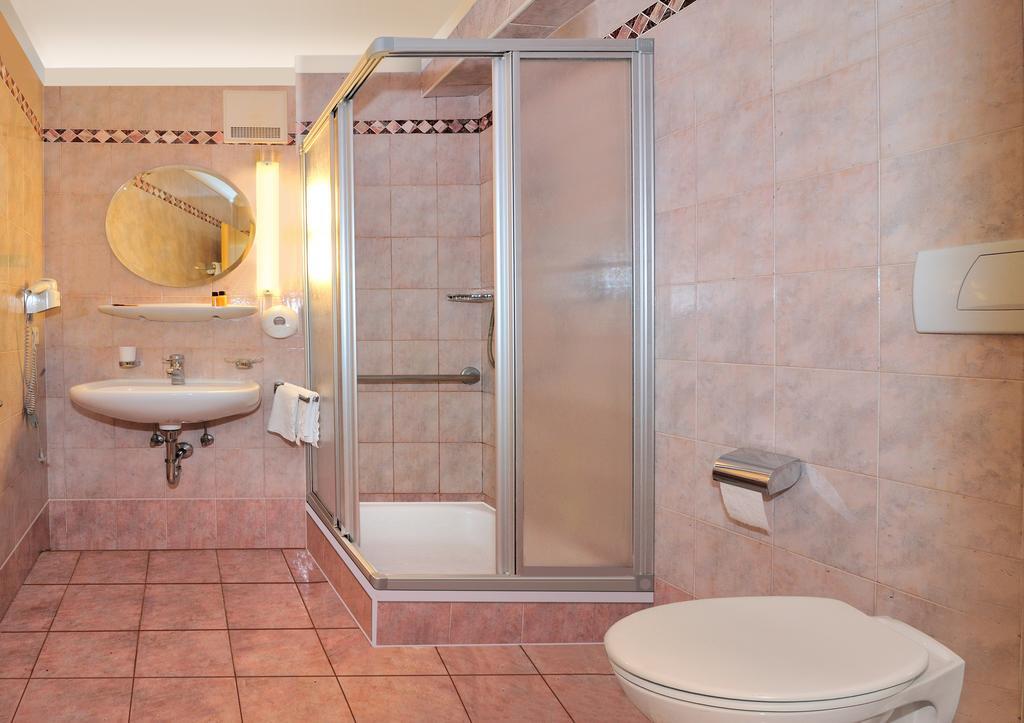 Hotel Hochrain Rasa Extérieur photo